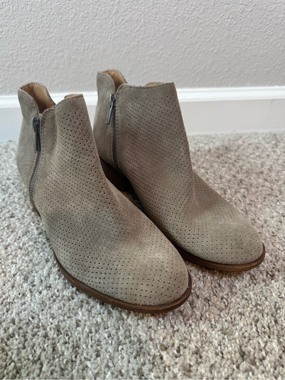 Lucky Brand Perforated Suede Bayley Ankle Booties Taupe Size 8